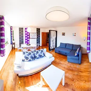 Pod Sychrovem Apartment