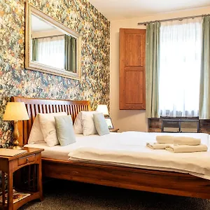 Hattrick Guest house