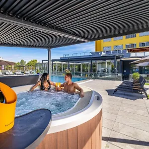 Aura Design & Garden Pool Prag